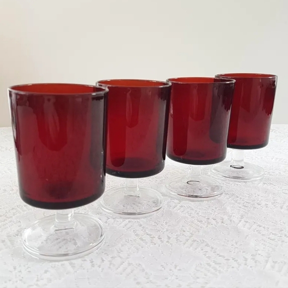 4pc Vintage Luminarc Cavalier Ruby Red Wine Glasses Set - 6oz Retro Barware - Picture 8 of 10